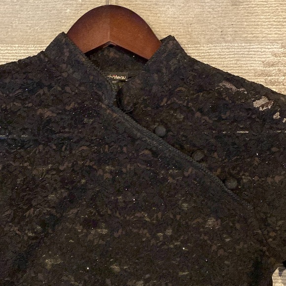 ✨Sparkly✨ Lace top with high Asian style neckline - Picture 2 of 3